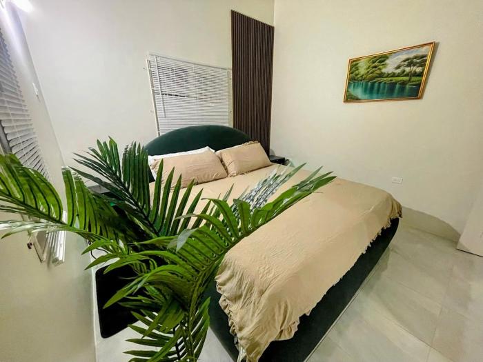 Discovery Bay Villa and Beach Club