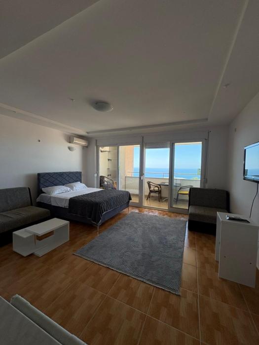 Honey Apartments
