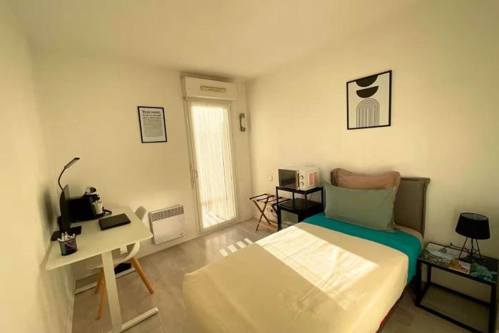 Chambre douillette avec parking privé à 3 minutes à pied de la gare dHendaye