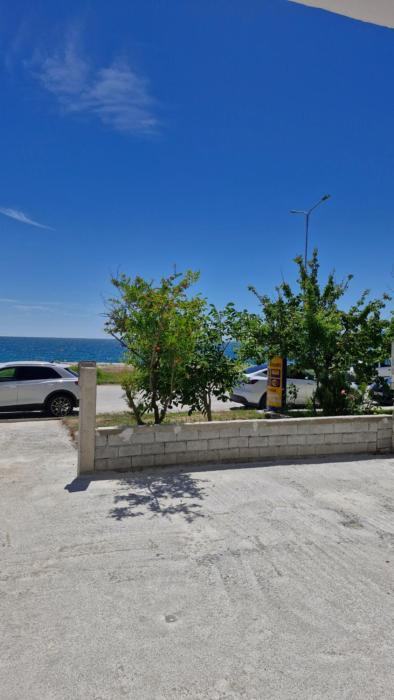 Blue Horizon Apartment
