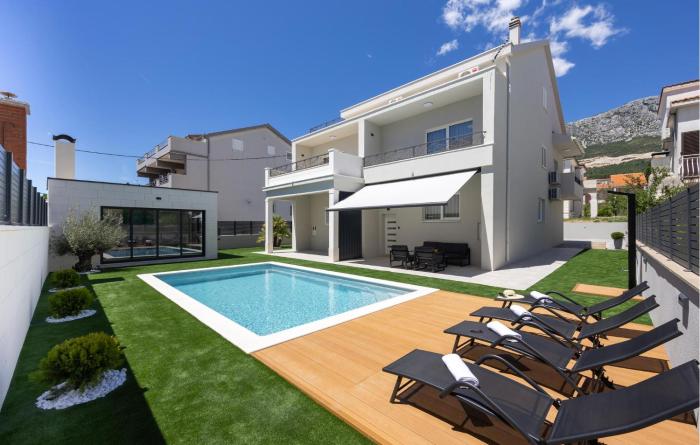 Beautiful Home In Kastel Gomilica
