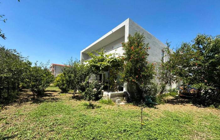 1 Bedroom Lovely Apartment In Kastel Stafilic