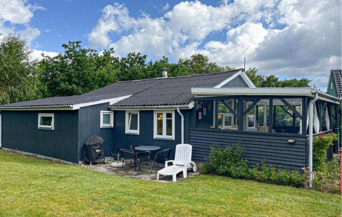 Nice Home In Hadsund With Wifi