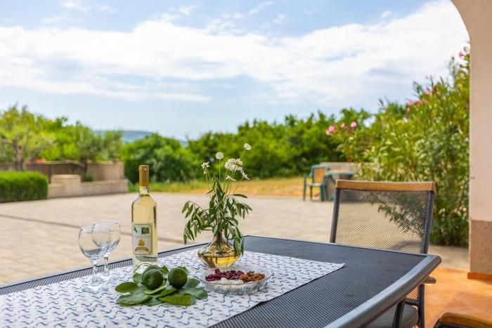 Apartman Izidor na mirnoj lokaciji u Korniću, otok Krk
