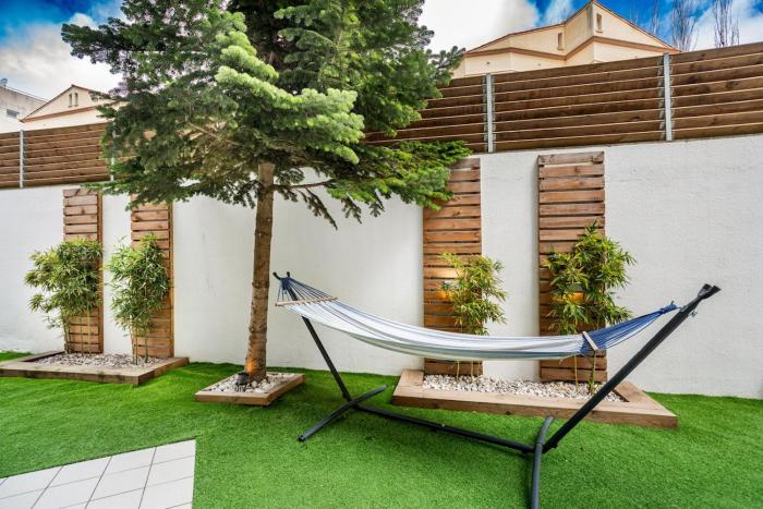 Oasis Fenals, Espectacular Terraza 90m, 3 Habitaciones, Piscina y Parking Privado