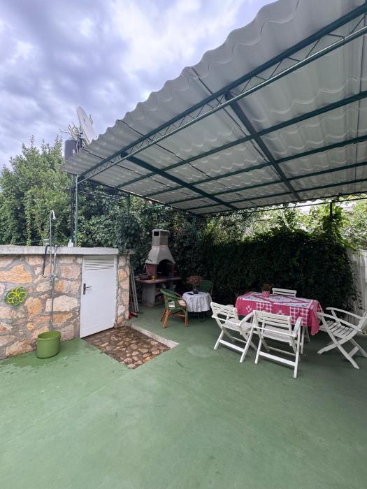 Whole house Ariela, 20m to the beach, has a barbecue, 2 terraces