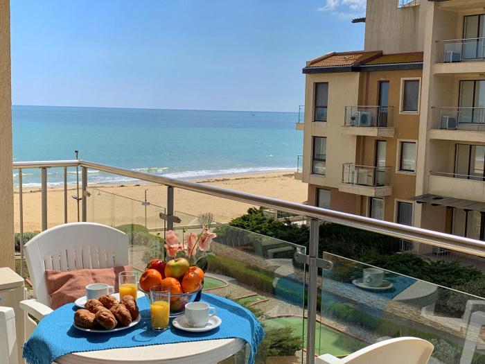 Beachfront Obzor Sea View & 5 Swimming Pools