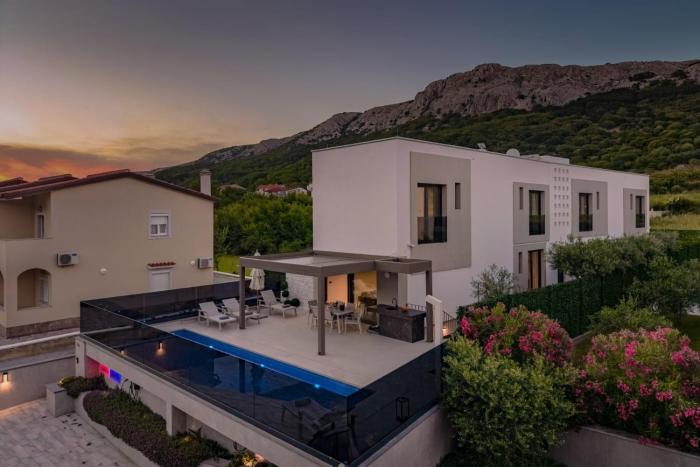 Villa Sunset with swimming pool