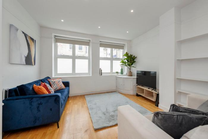 360 W12 Boscombe Road 51