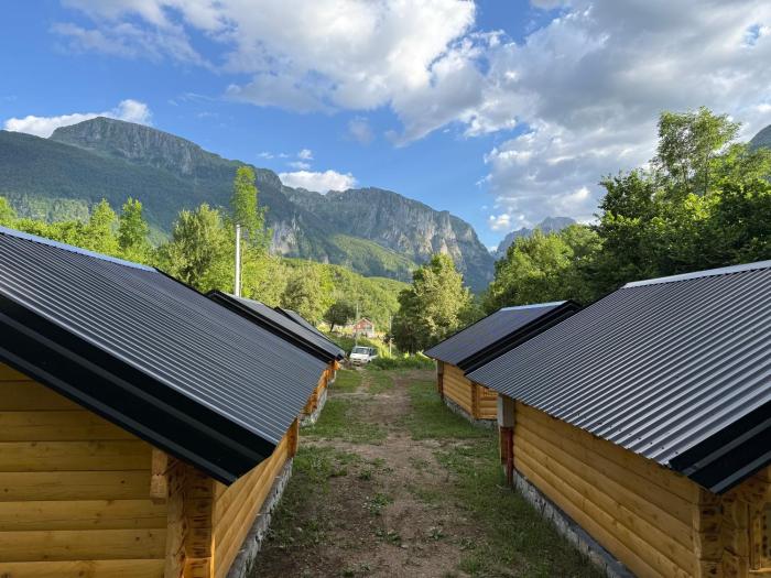 Bungalovs-Guest House Alpina