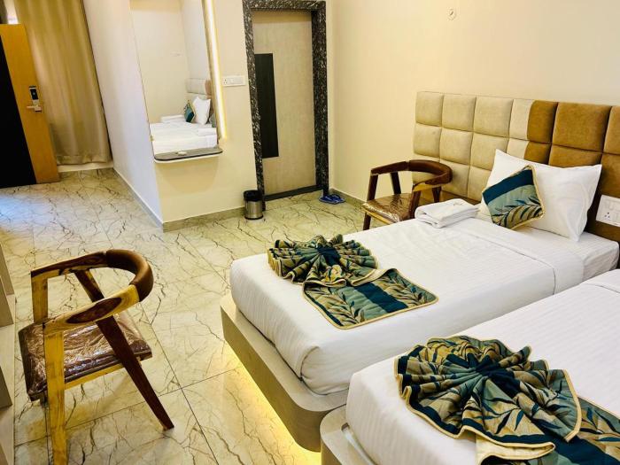 The Hotel Emerald