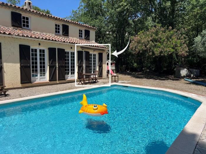 Charming air-conditioned studio with private pool
