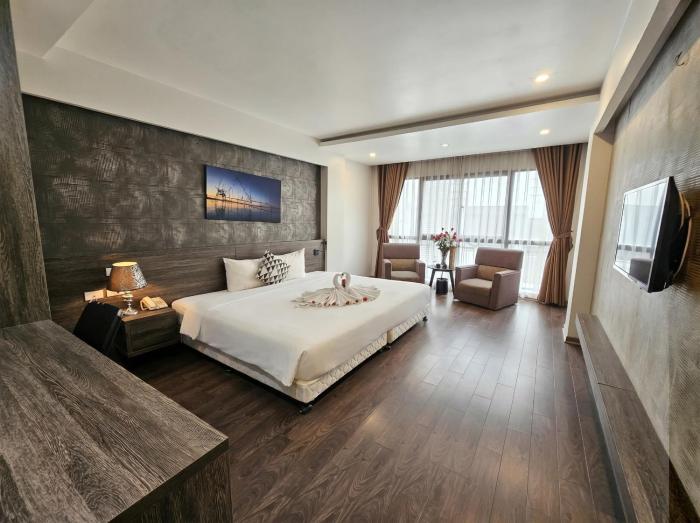Moon Luxury Hotel
