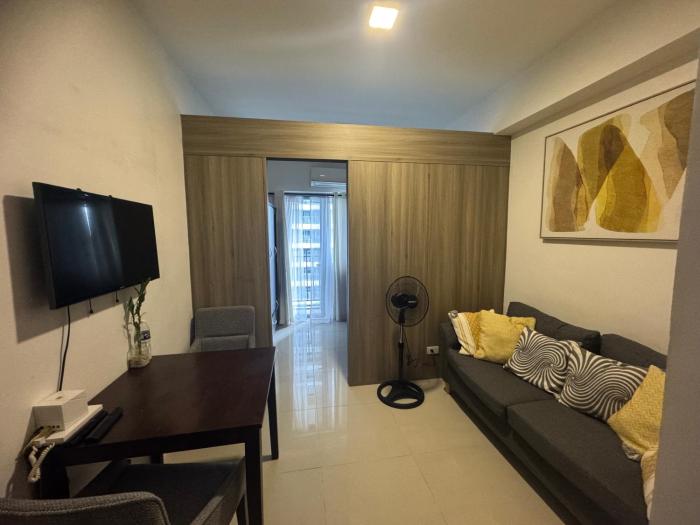 Modern Condo in MOA near SMX