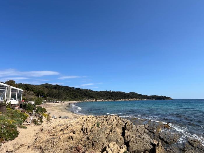 Appartement Gigaro La Croix Valmer - Wifi - linge de maison fourni - parking privé - accès plage à pied