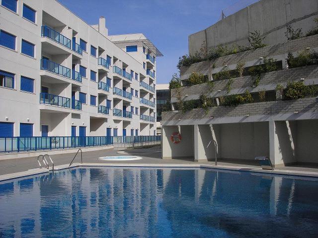 Moderno resort cerca de la playa y Centro ciudad Piscina Jaccuzzy parking
