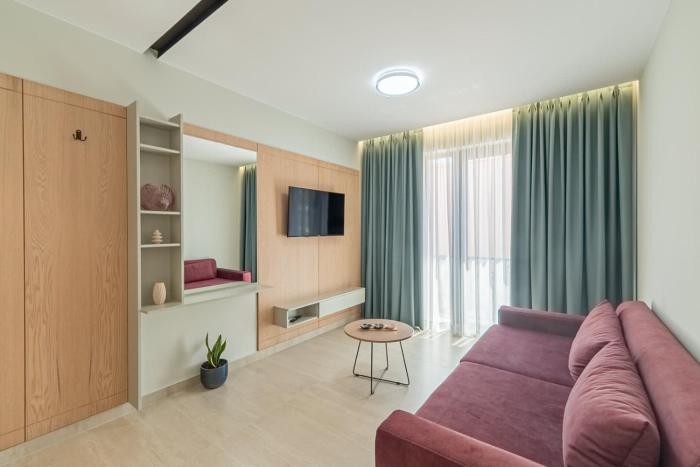 Premium Apartment with Heated Pools - Evianamar III