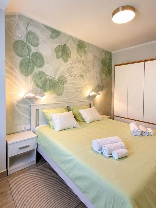 BnB37 Garden Apartment, Near Budapest, Free Gated CCTV Parking, self check-in, Terrace