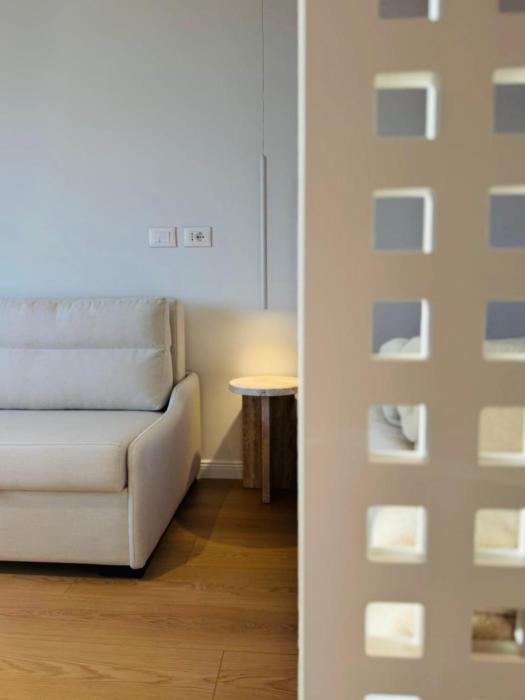 Cozy 6th Floor Studio with Sea View