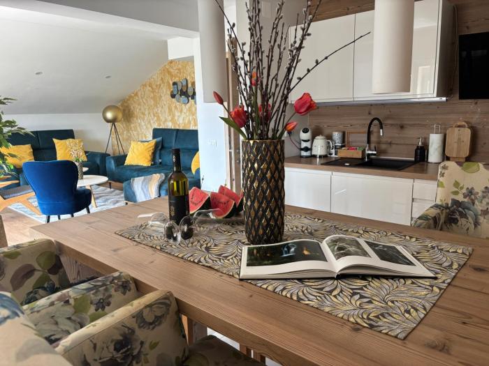 ANDREA, Premium three bedroom apartment, entire floor