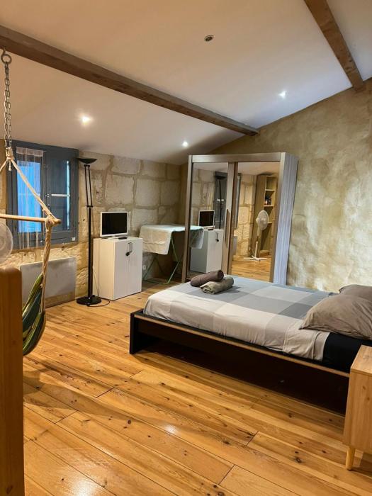 Duplex en Pierre Proche des Arenes