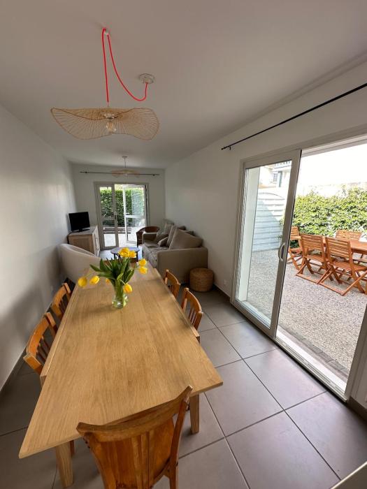3étoiles family home close to center, beach and train station