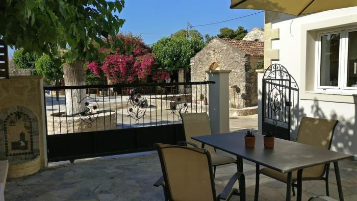 Guest House Chania 2BR BBQ Lykotripa