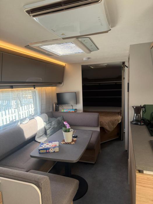 HellOVE Premium Air-C Caravanes Nowe Klimatyzowane Przyczepy - Kite & Wind, 3 linia brzegowa, Półwysep Helski