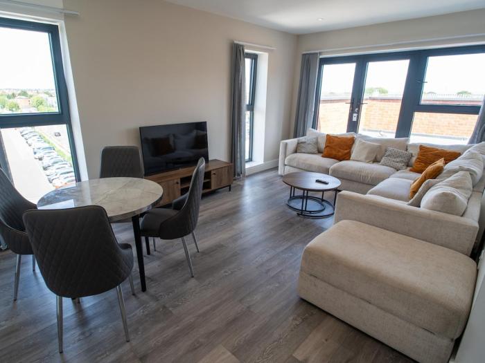 1 bed flat dartford with balcony next to station