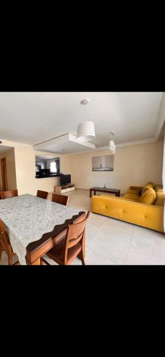 Appartement Climatisé Face au Hilton Gare & Plage à 2 Min