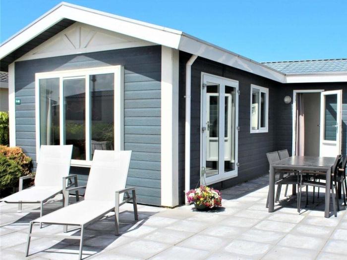 Cabin in Breskens with swimming pool
