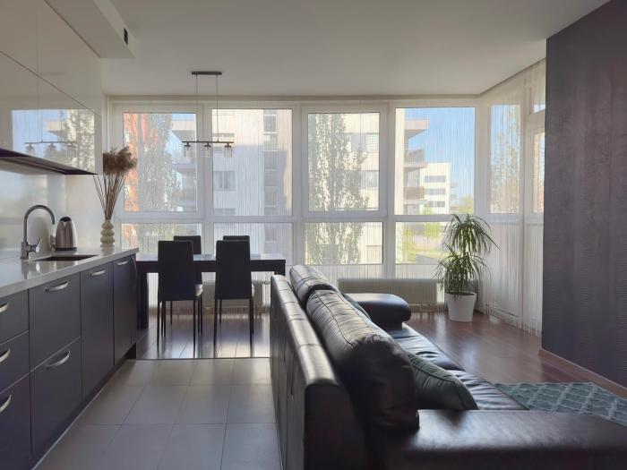 25C Apartment free parking & self check in