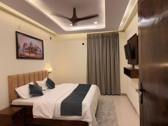 Ekaaya - Near the Ganges
