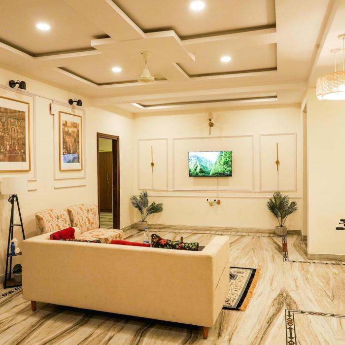 Luxurious 3BHK in Banjara Hills Sujario Homestay