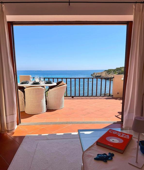 Affascinante Fronte Mare - Seafront Apartment - Wi-Fi, Beach Access & Parking