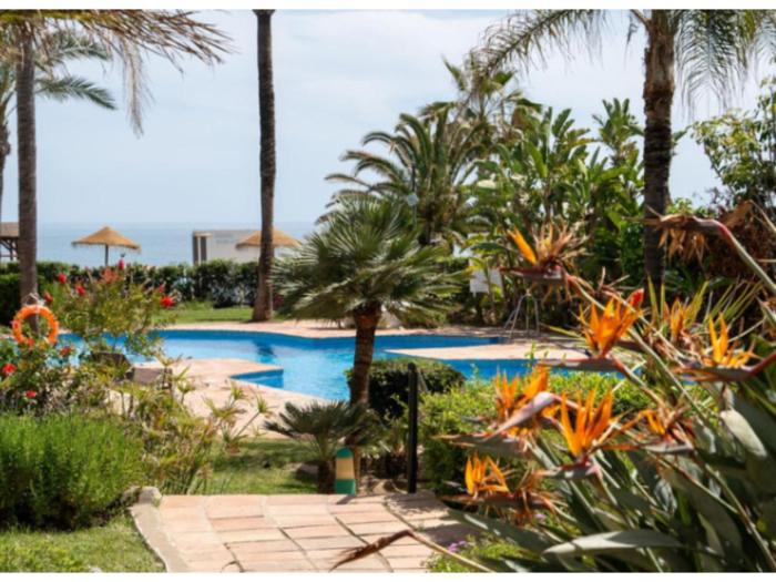 Lets in the Sun Beach Front La Cala