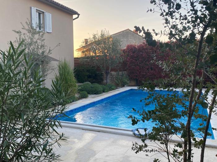 Villa Vin - Pool, ruhig, strandnah, Klimaanlage, Außenküche, Meeresnähe, Gästebetreuer