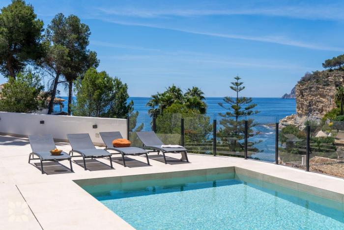 Villa Zebra by Abahana Villas
