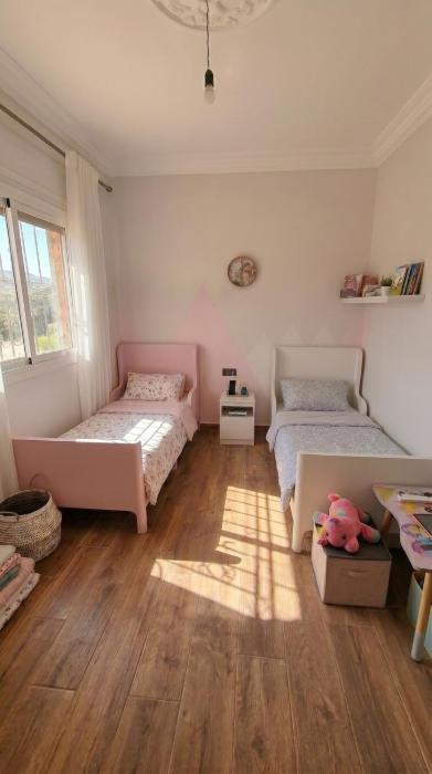 Zone Calme, 5min au plage,accès autoroute immédiat, pour familles et couples mariée