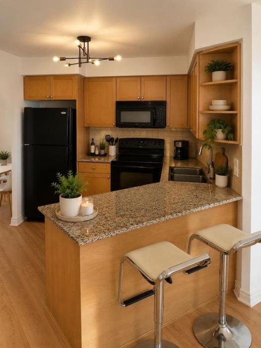 City Retreat 2BR 2BATH Sleeps 8 Free Parking