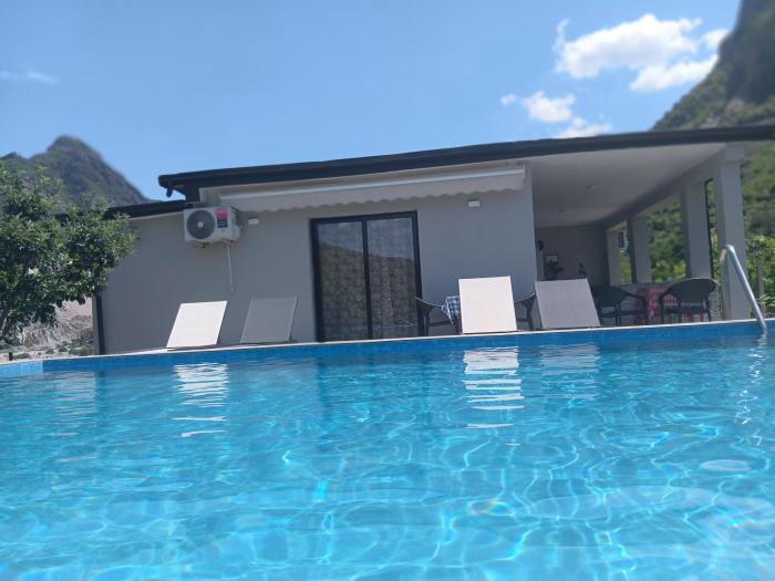 Guesthouse Camping Breeze of the Drin