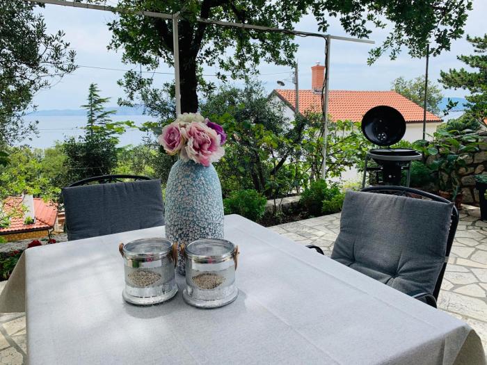 Sea view studio apartment