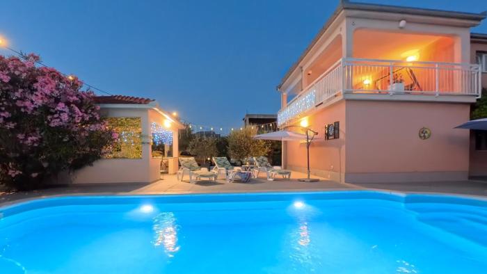 CASA di MIRJANA , Vila s Bazenom i 3 Apartmana, Parking, Kaštela,Near Split