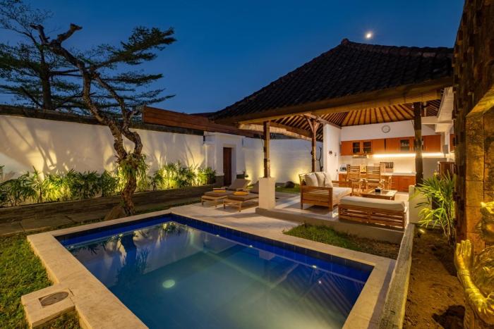 Family budget Villa with private Pool in Seminyak
