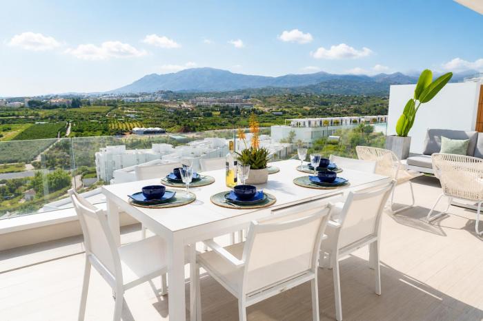 Penthouse w Scenic Views RDR557