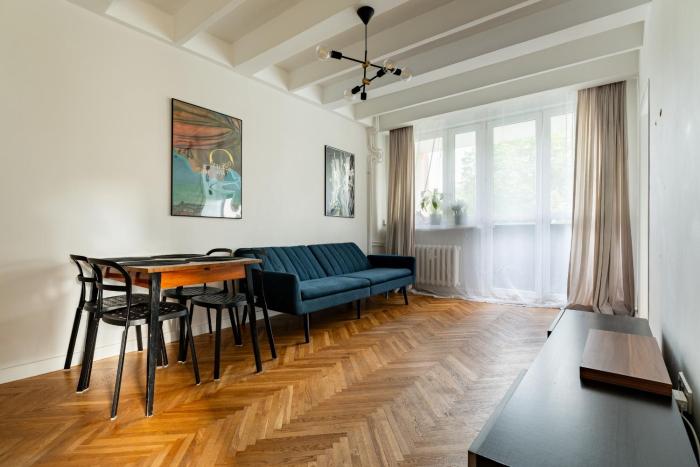 Seaside Homely Apartment by BookingHost