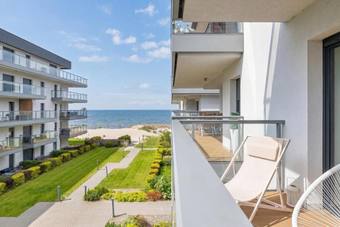 Baltic Blush Studio - with a sea view
