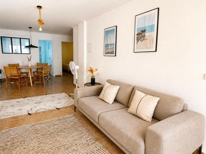 Accommodation in Sesimbra - Two Double Bedroom