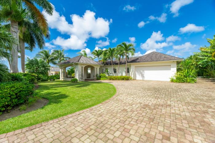 Carlton Ridge By Island Villas