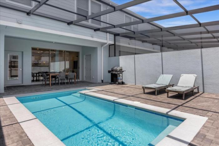 5 Bd 45 Ba Windsor At Westside 2413 Ds